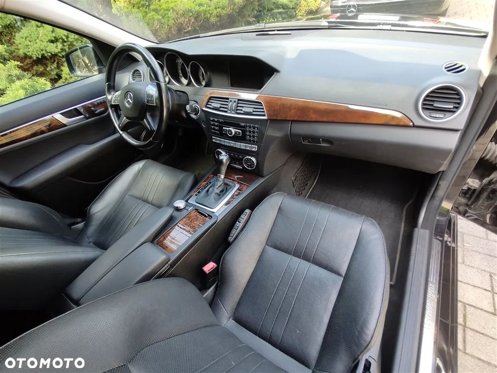 Mercedes-Benz Klasa C 350 CDI BlueEff Avantgarde 4-Matic - 15