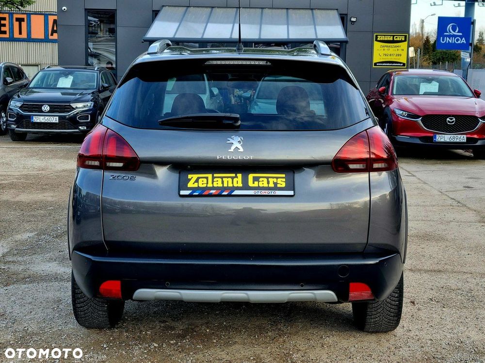 Peugeot 2008 1.2 Pure Tech Allure S&S - 6