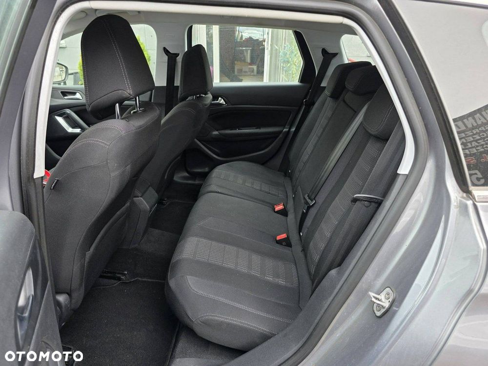 Peugeot 308 BlueHDi 120 EAT6 Stop & Start Active Business-Paket - 33