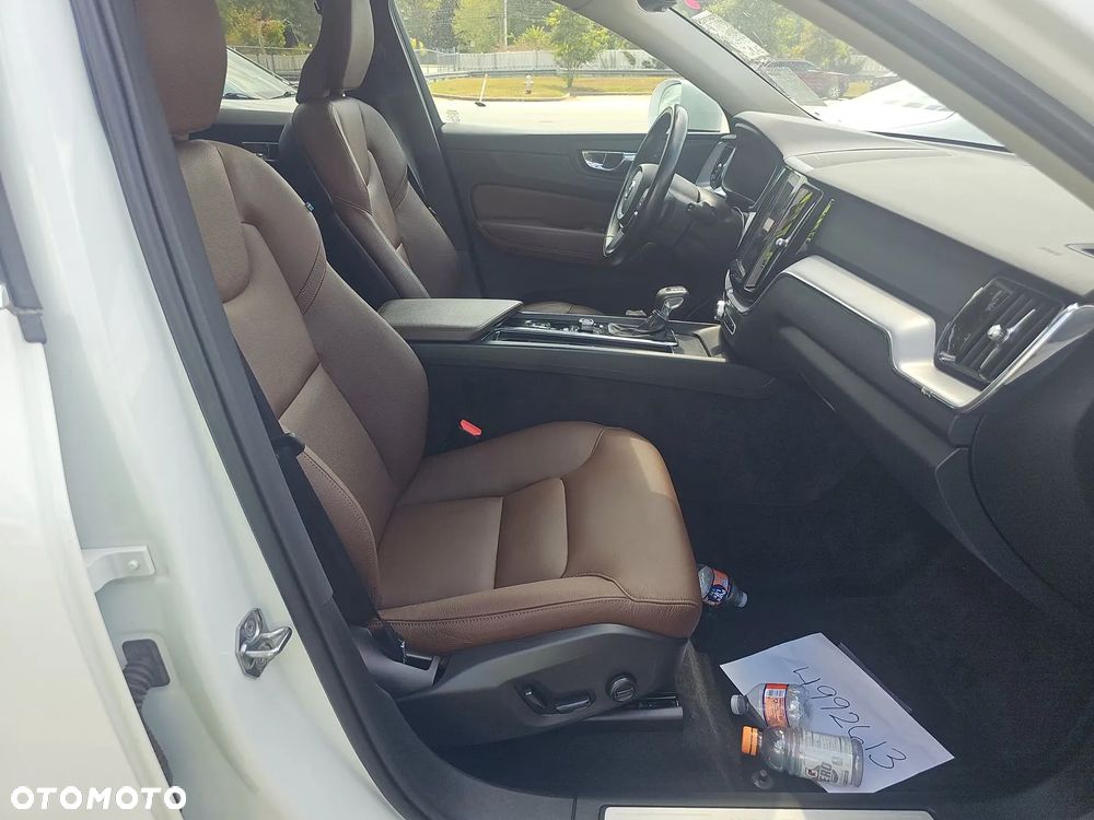 Volvo XC 60 T5 AWD Geartronic Momentum - 8