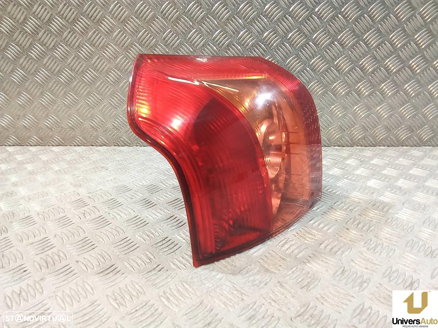 FAROLIM TRASEIRO ESQUERDO TOYOTA COROLLA 2004 -8156002301 - 2