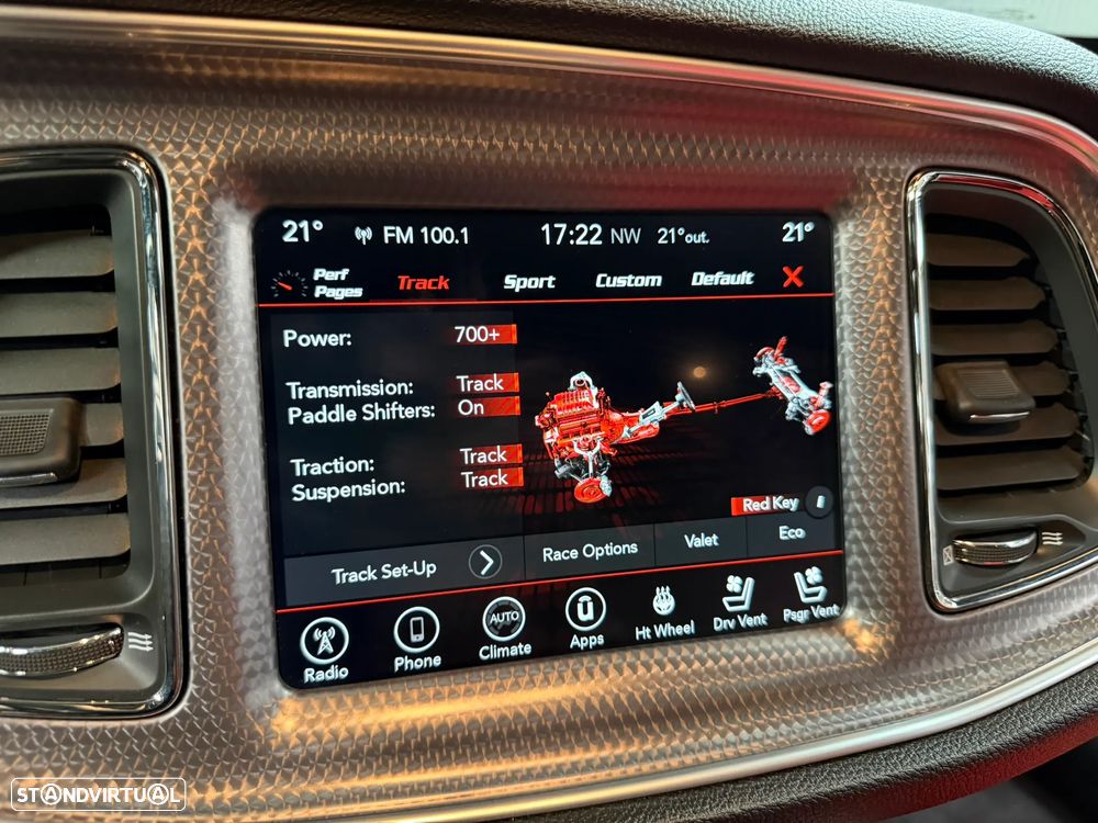 Dodge Challenger Auto SRT Hellcat - 40