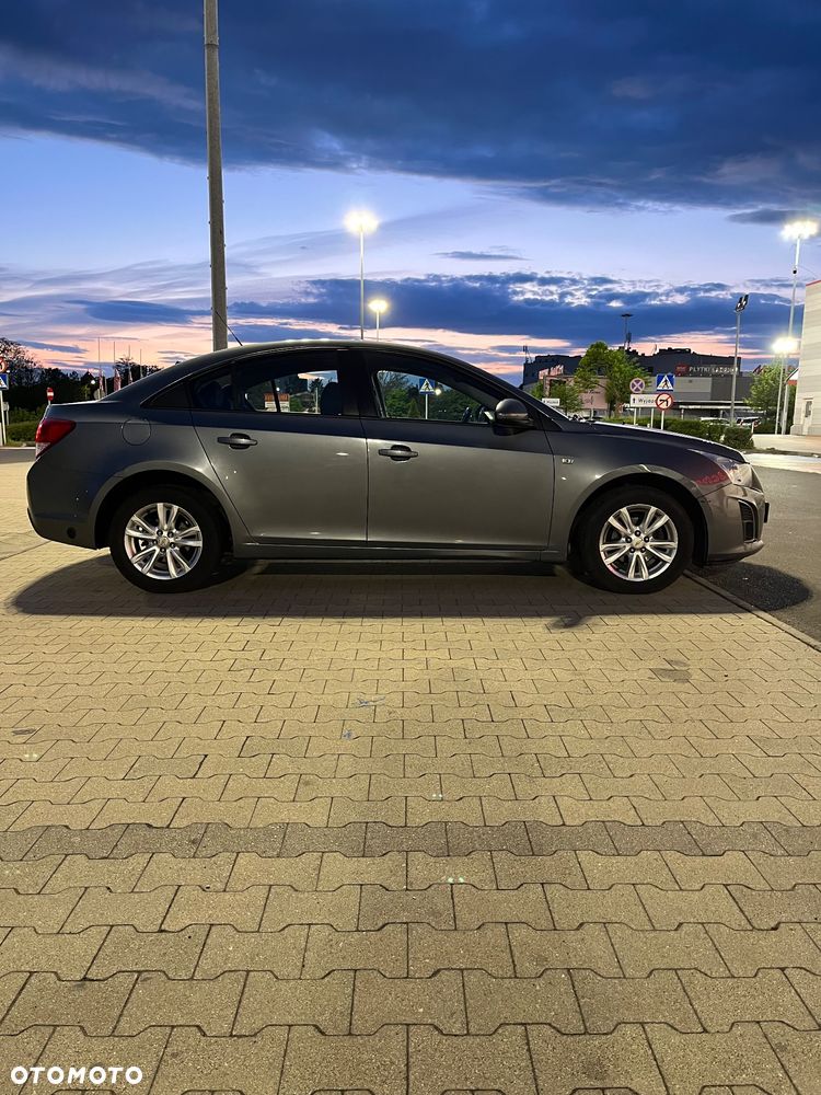 Chevrolet Cruze 1.8 LT+ - 4