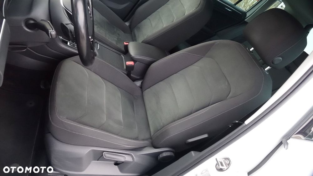Volkswagen Tiguan - 23
