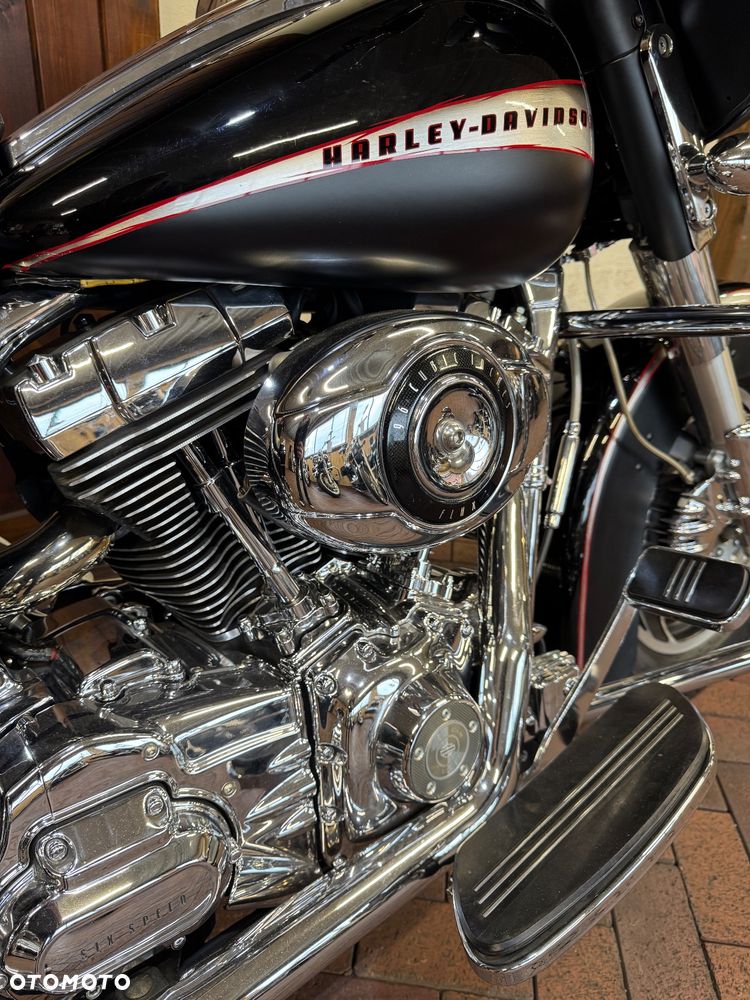 Harley-Davidson Touring Street Glide - 26