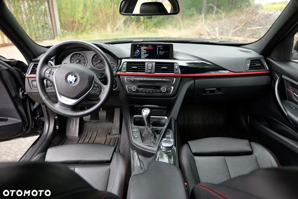 BMW Seria 3 335i xDrive Edition Sport - 10