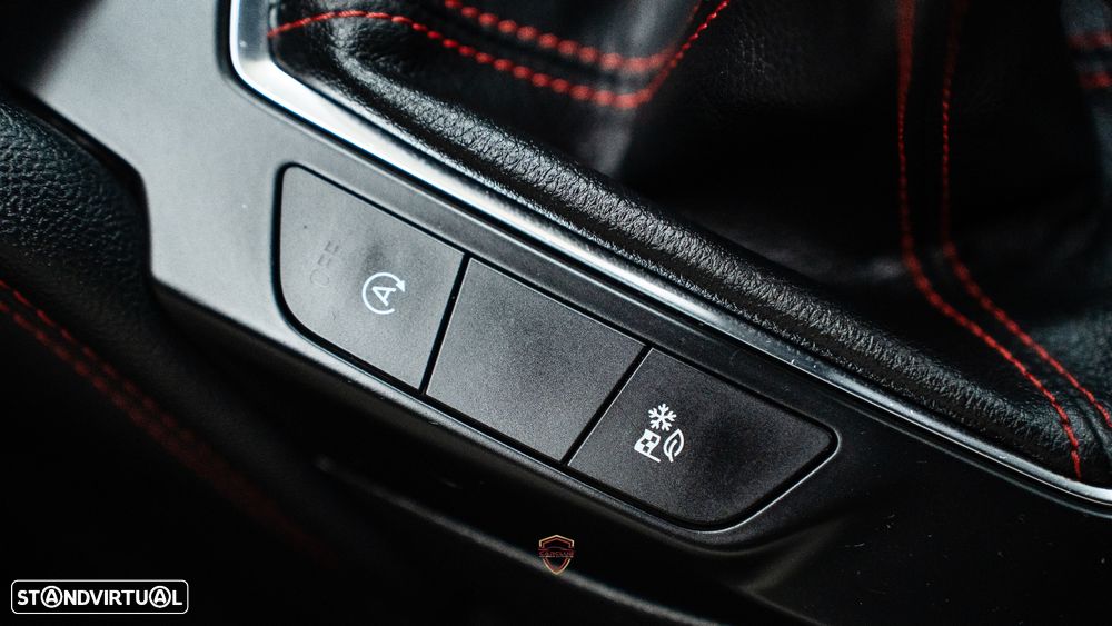 Ford Kuga 1.5 EcoBoost ST-LINE - 38