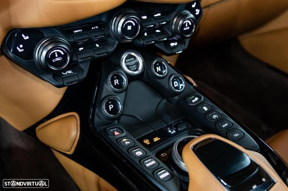 Aston Martin Vantage Roadster V8 - 40