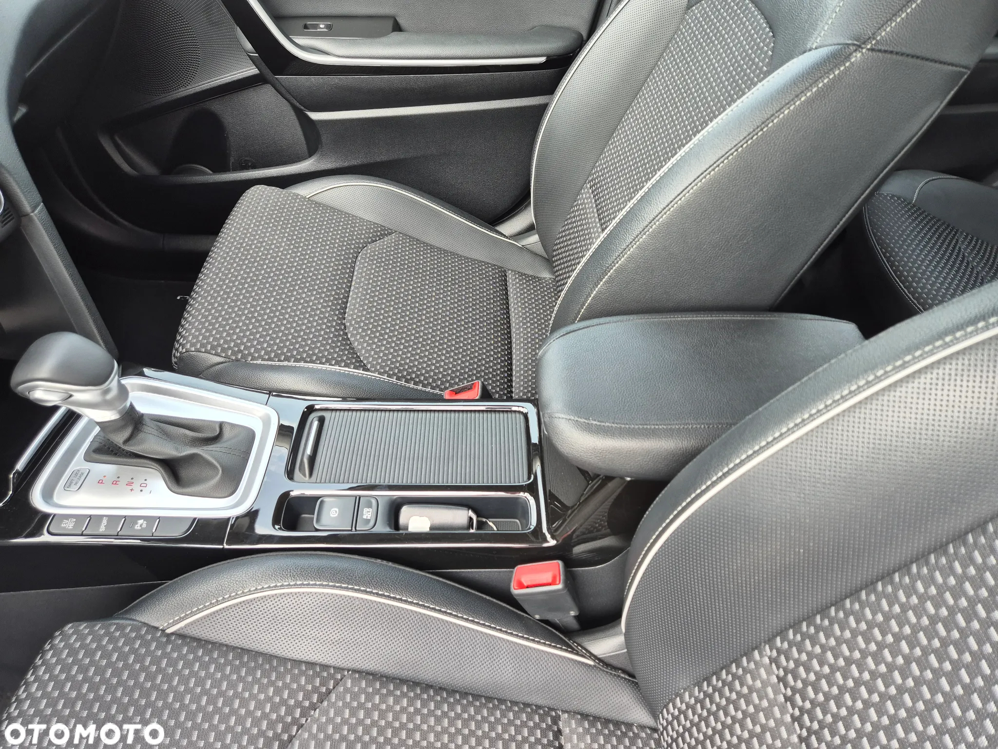 Kia XCeed - 11