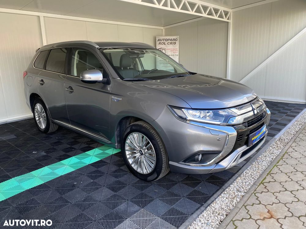 Mitsubishi Outlander - 22
