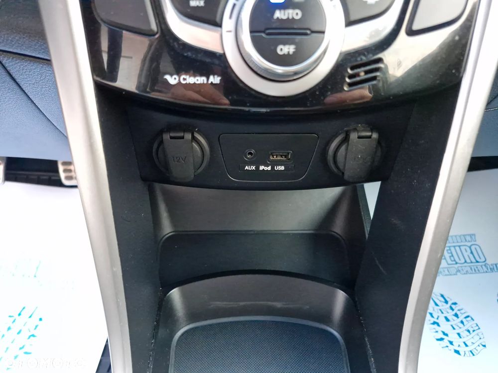 Hyundai i30 1.6 CRDi Comfort - 38