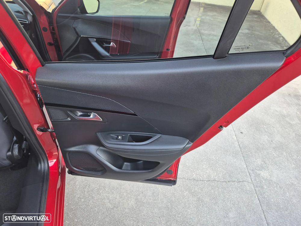 Peugeot 2008 1.2 PureTech Allure Pack - 52