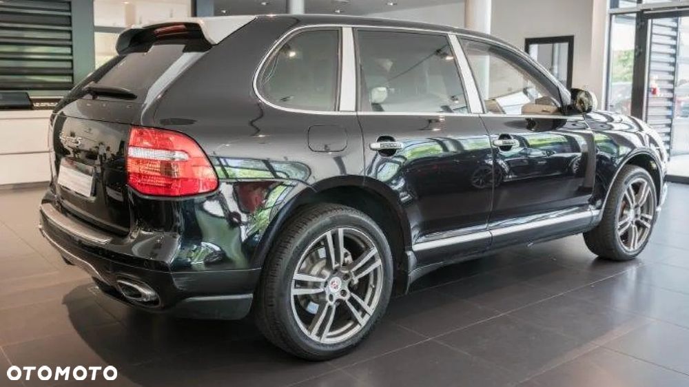 Porsche Cayenne - 5