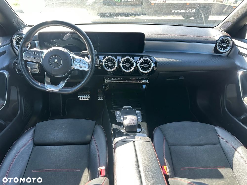 Mercedes-Benz CLA - 11