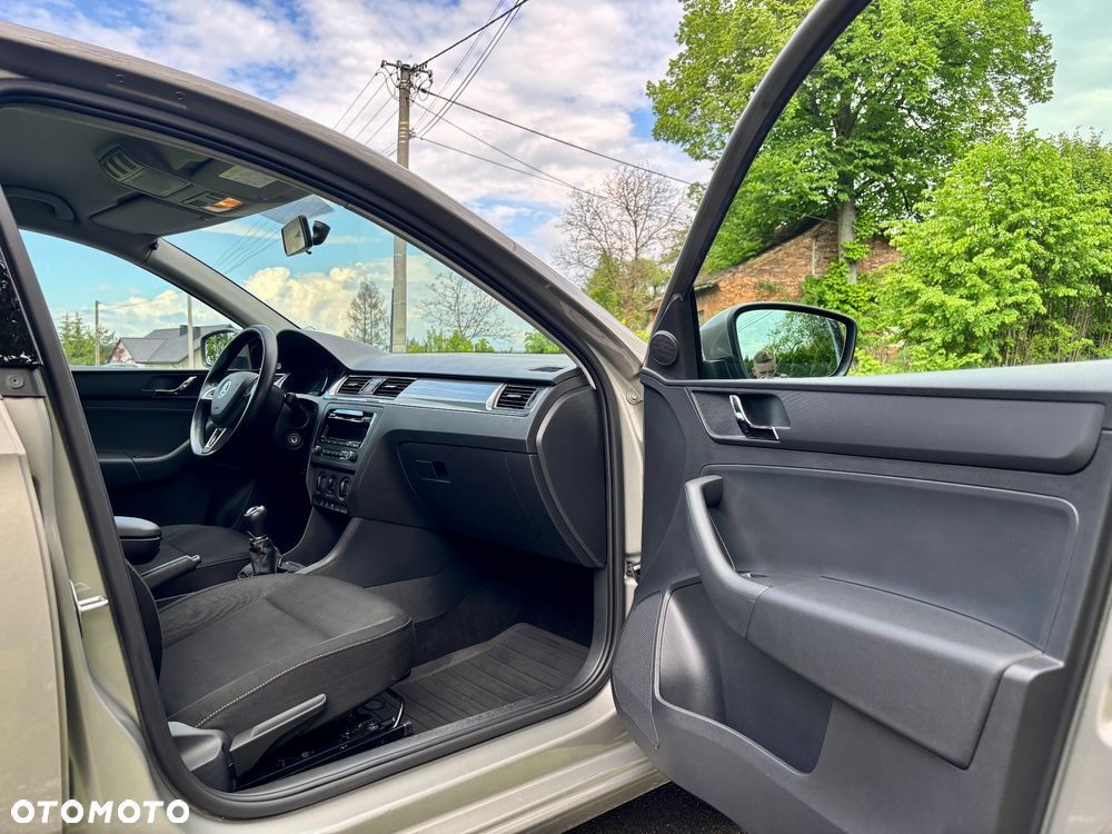 Skoda RAPID 1.2 TSI Ambition - 32