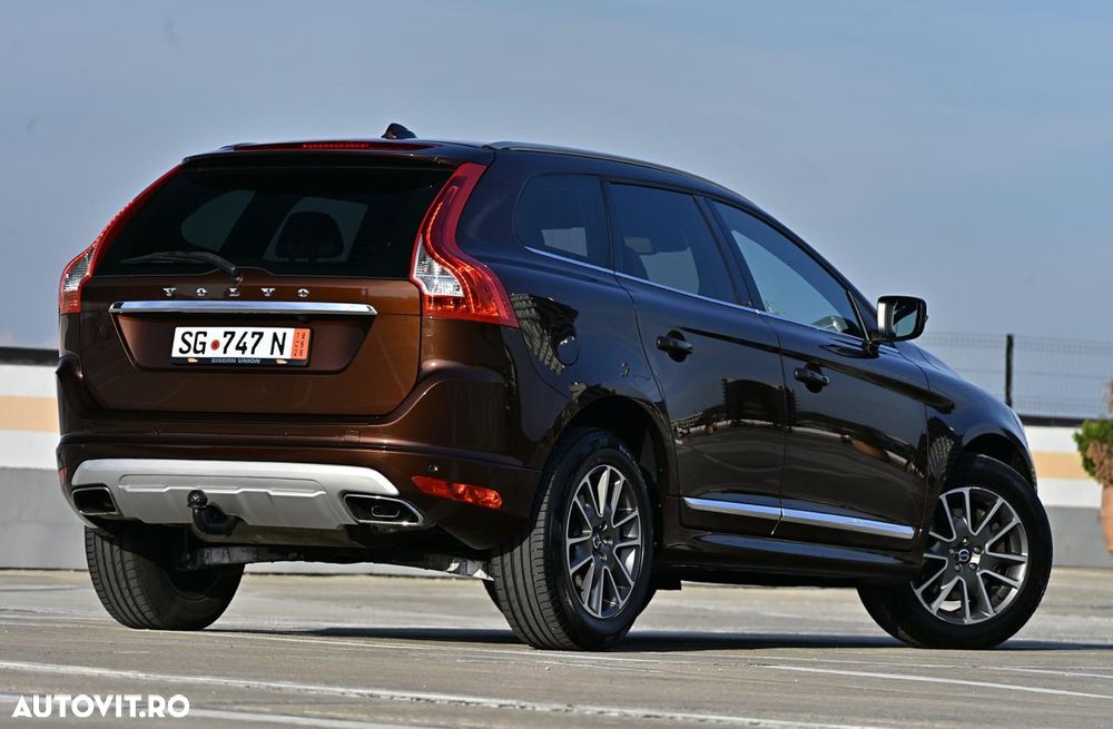 Volvo XC 60 D5 AWD Geartronic Summum - 4