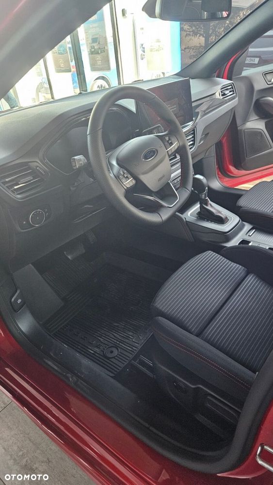 Ford Focus 1.0 EcoBoost Hybrid ST-LINE X - 6