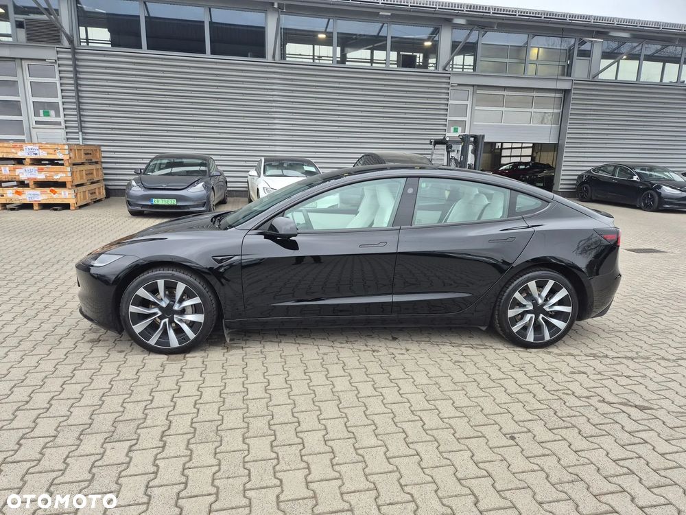 Tesla Model 3 Long Range AWD - 3