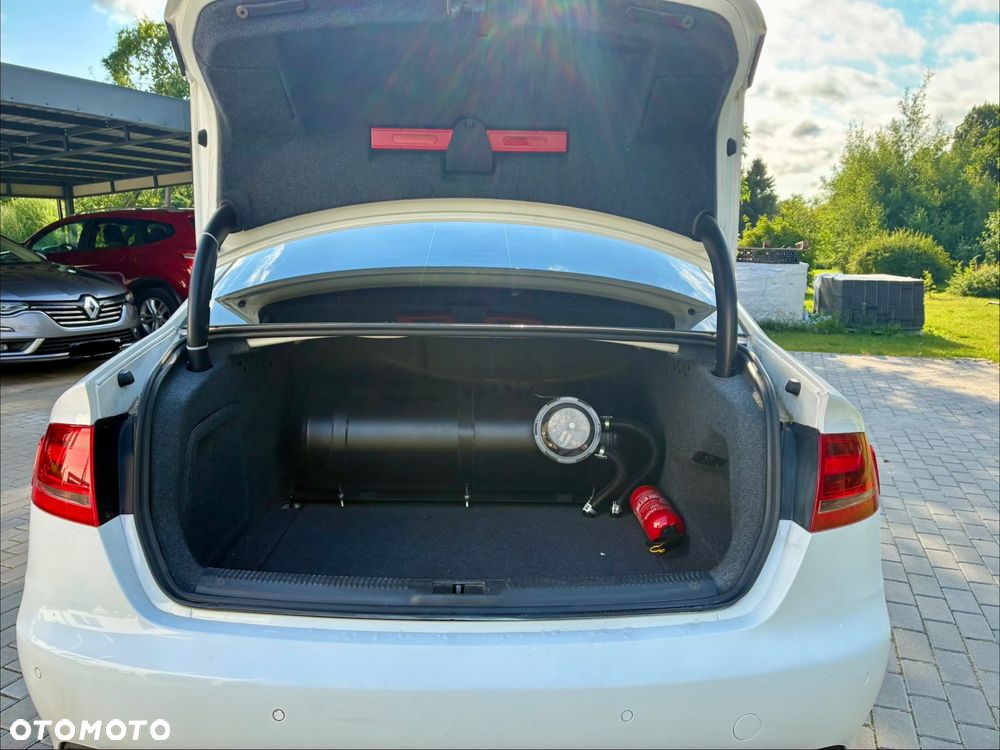 Audi A4 Limousine - 10