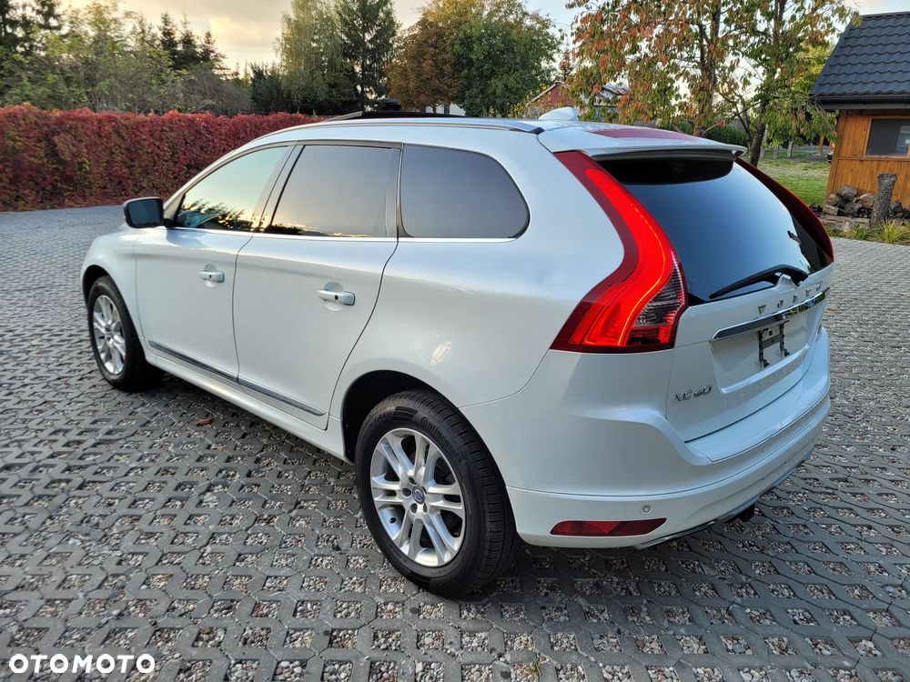 Volvo XC 60 T5 AWD Summum - 4
