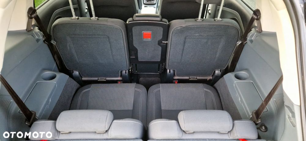 Ford Grand C-MAX - 28