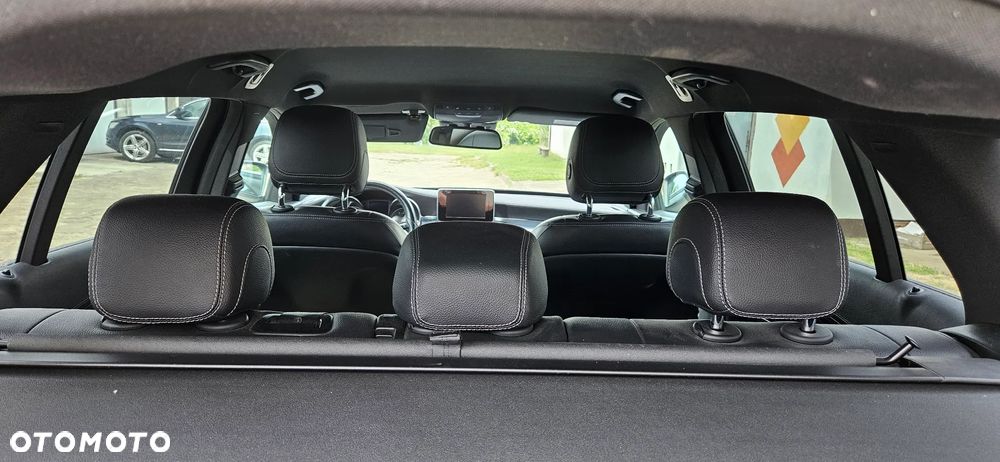 Mercedes-Benz Klasa C 250 7G-TRONIC - 32