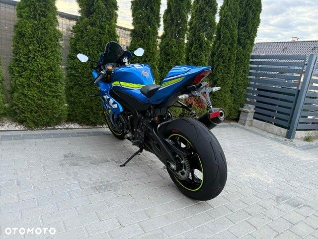 Suzuki GSX-R - 15