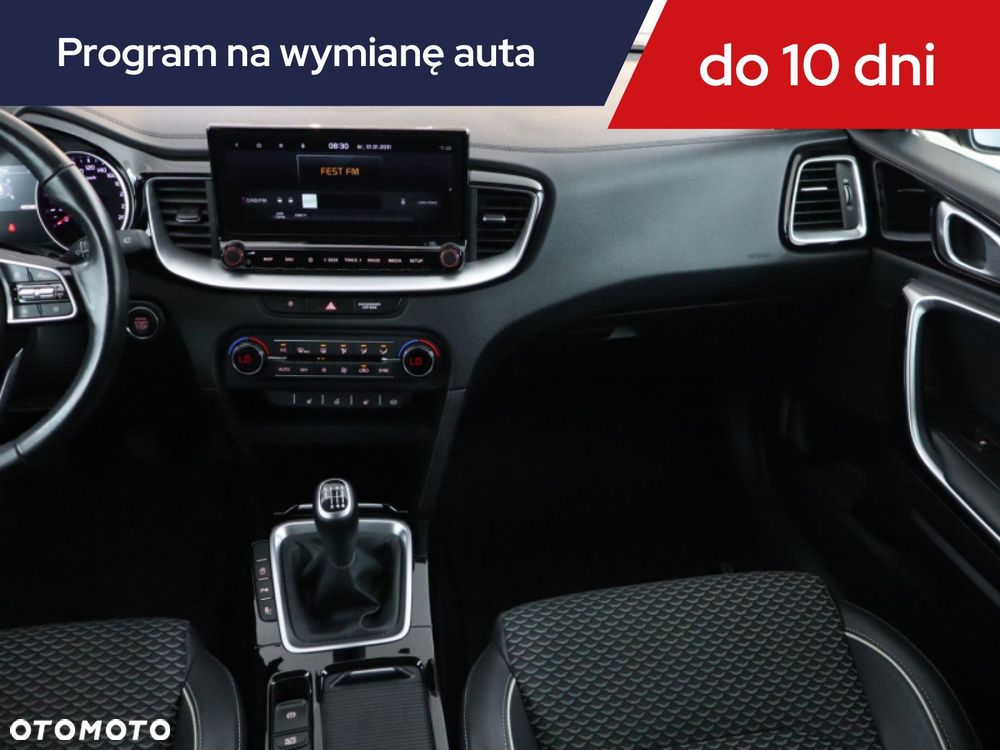 Kia XCeed - 10
