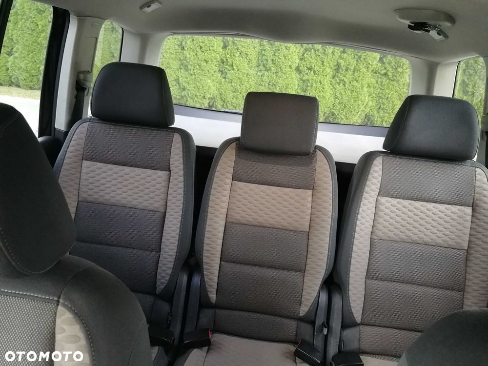 Volkswagen Touran - 5