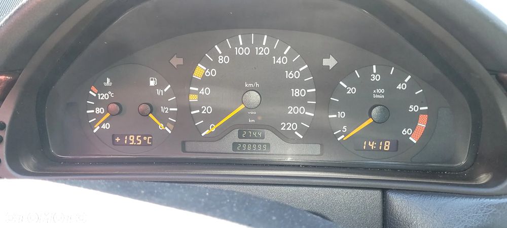 Mercedes E 220 na części - 6