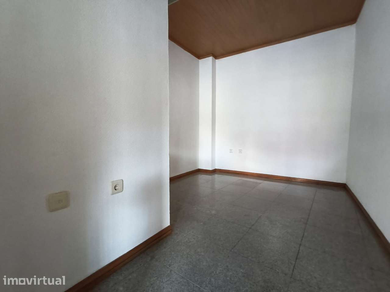 Loja com 48,2 m² na Rua D. Afonso Henriques – Rio Tinto - Grande imagem: 5/17