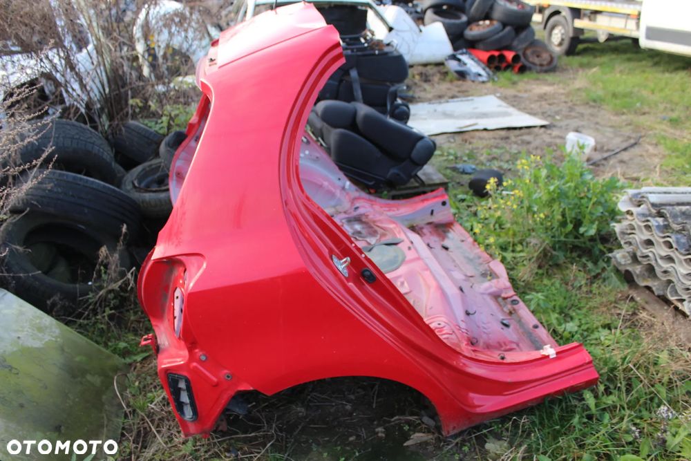 Ćwiartka błotnik prawy  tył yaris II 5drzwiowy