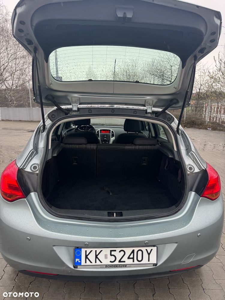 Opel Astra 1.6 Design Edition - 18