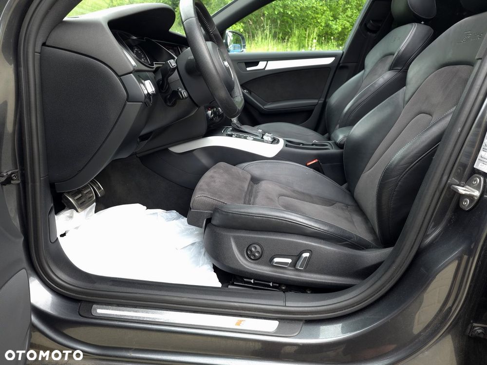 Audi A4 Avant 2.0 TDI Quattro Line S tronic - 11