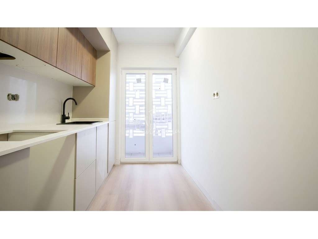Apartamento T3 Renovado em Almada - Conforto e Modernidade ao Seu A... - Grande imagem: 4/17