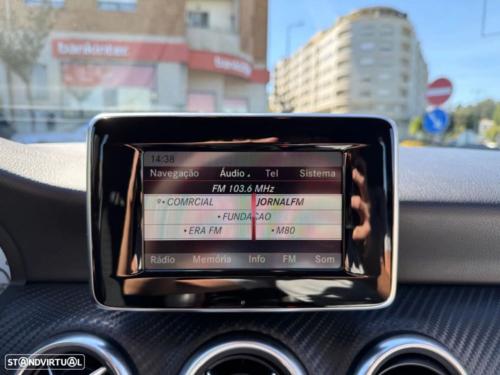 Mercedes-Benz A 180 AMG Line - 15