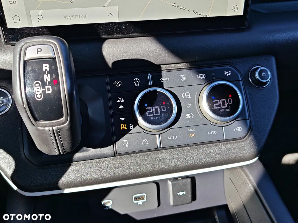 Land Rover Defender 110 D200 X-Dynamic HSE - 17