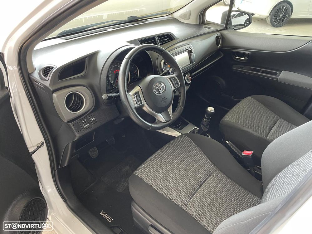 Toyota Yaris 1.33 VVT-i Active - 10