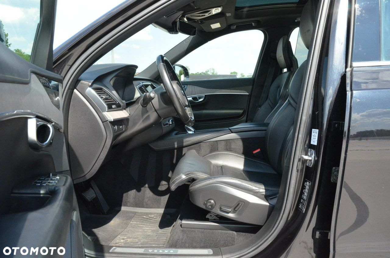Volvo XC 90 - 32