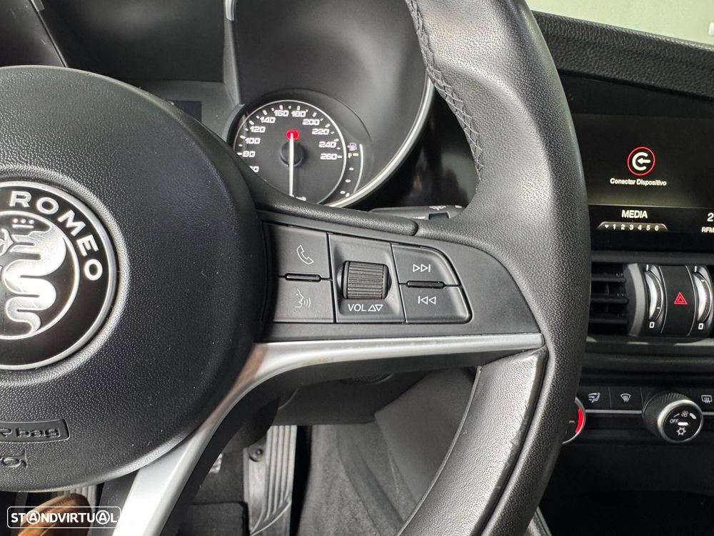 Alfa Romeo Giulia 2.2 D Super - 14