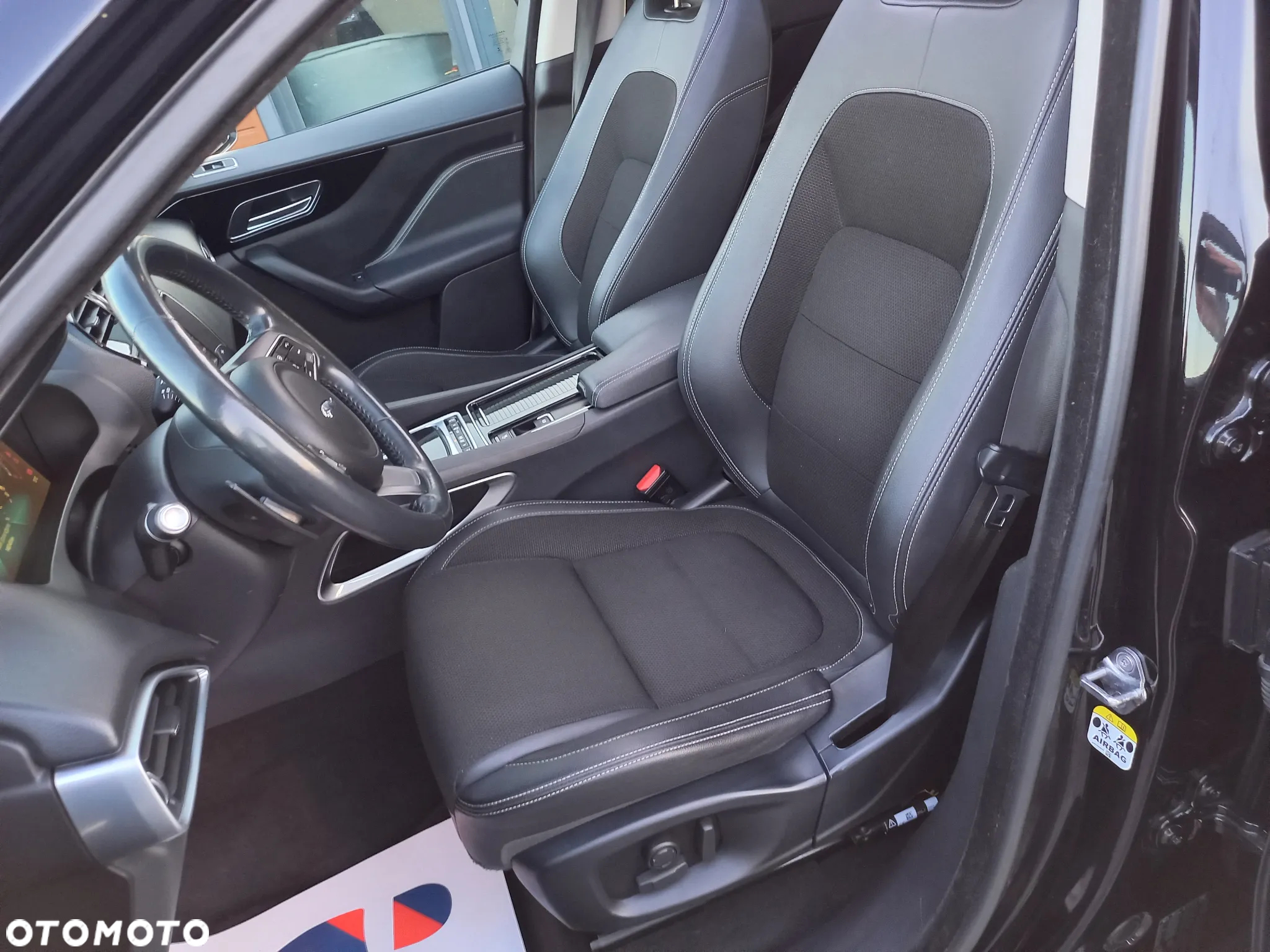 Jaguar F-Pace - 15