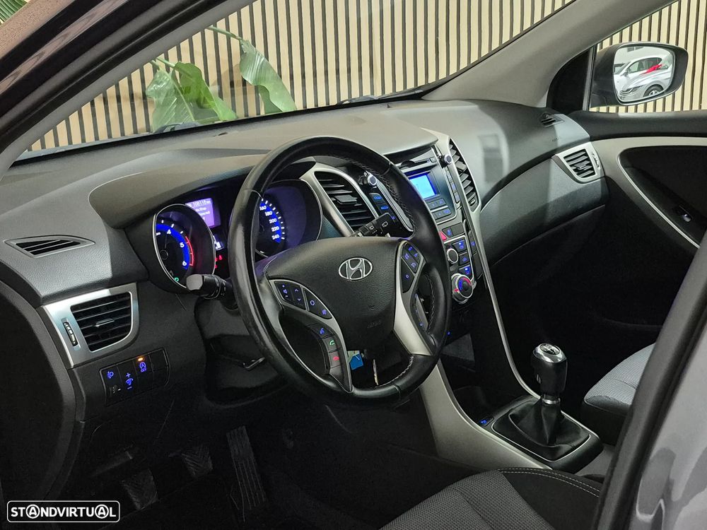 Hyundai i30 1.6 CRDI Blue Comfort J16 - 12