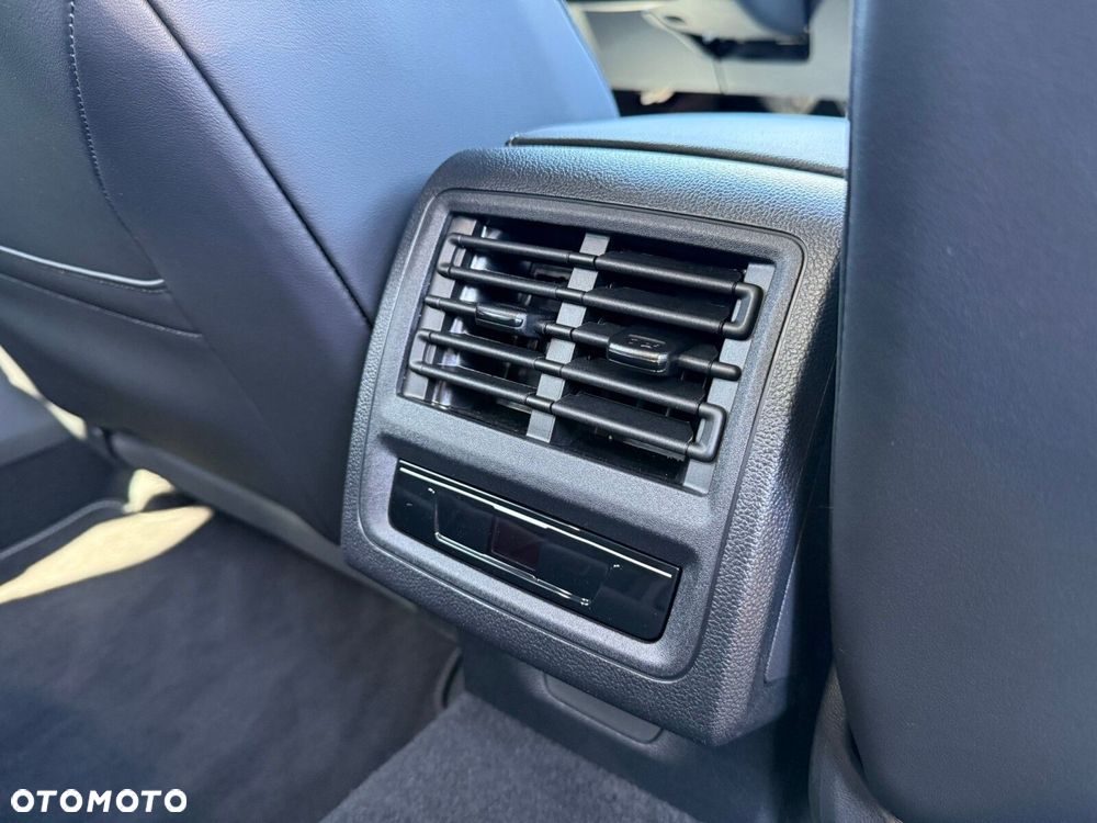 Volkswagen Golf Variant 1.5 eTSI mHEV R-Line DSG - 30