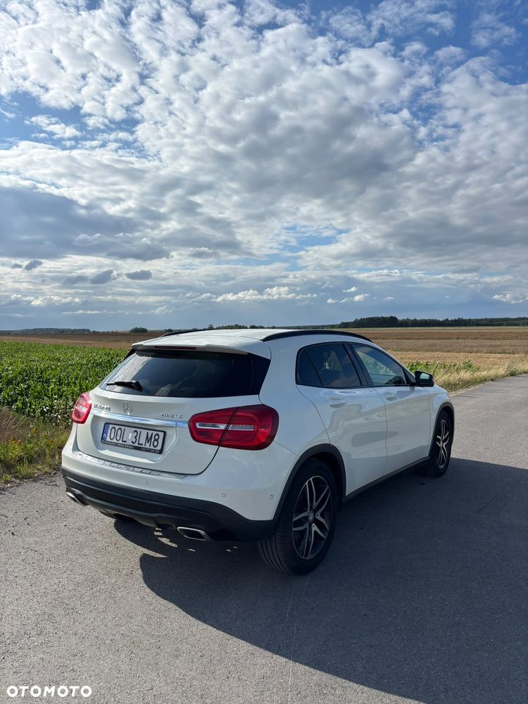 Mercedes-Benz GLA 220 d 4-Matic Urban - 5
