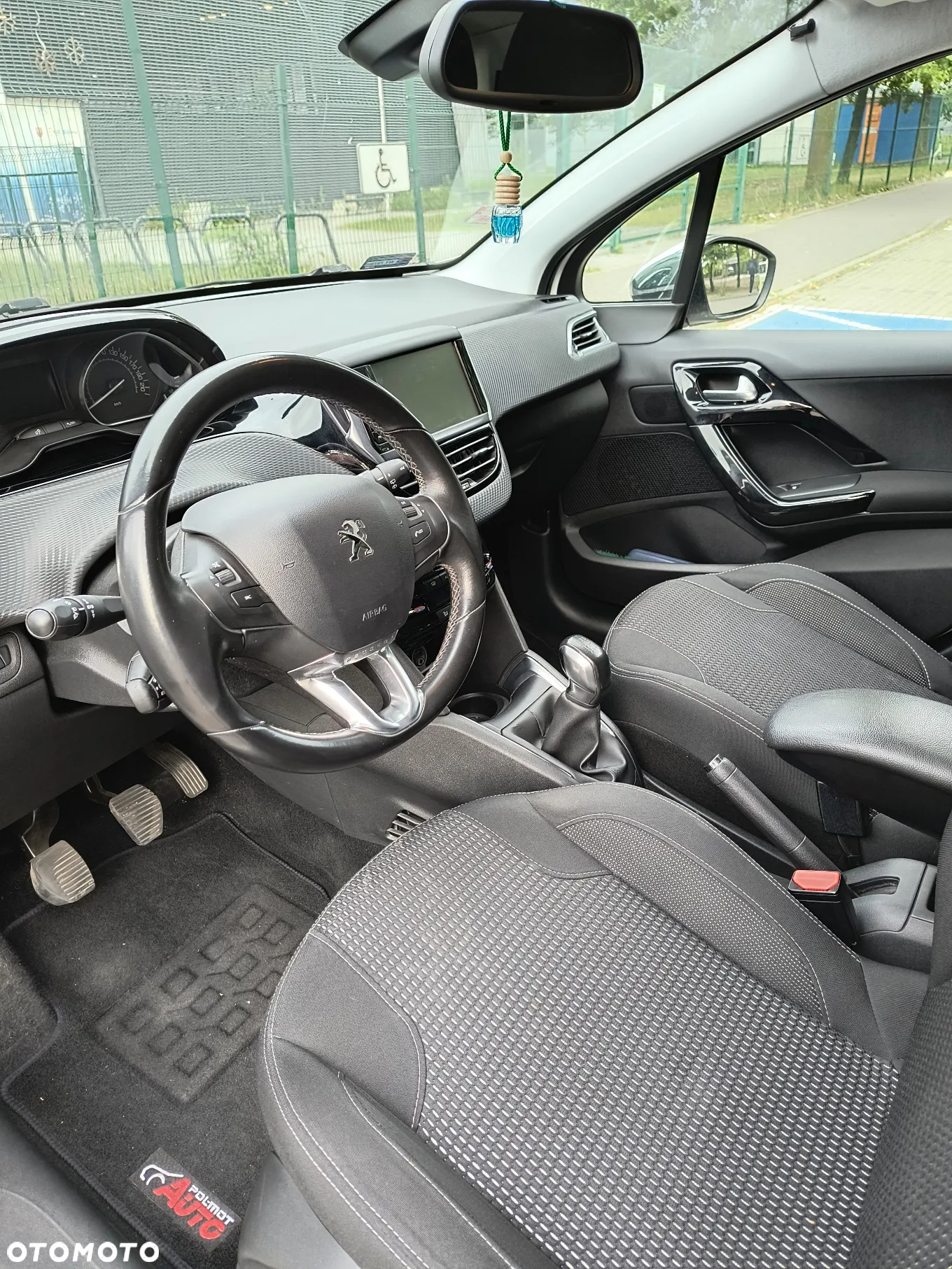 Peugeot 208 1.2 PureTech Allure - 8