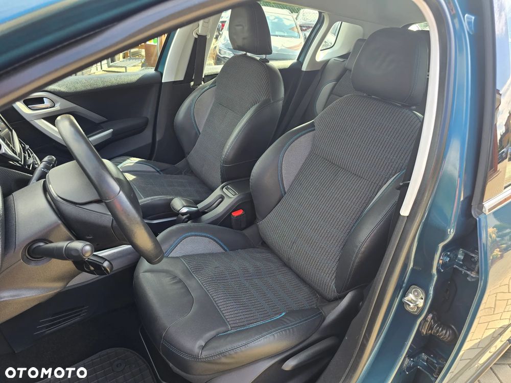 Peugeot 2008 - 12