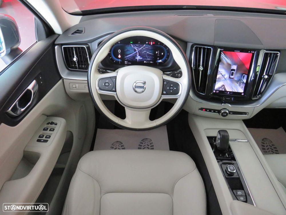 Volvo XC 60 2.0 B4 Momentum Plus - 15