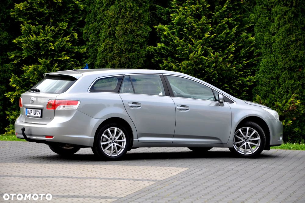 Toyota Avensis 1.8 Premium - 14