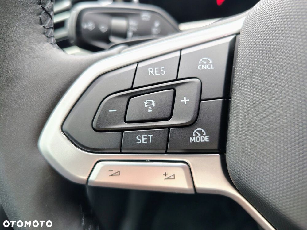 Volkswagen Passat - 14