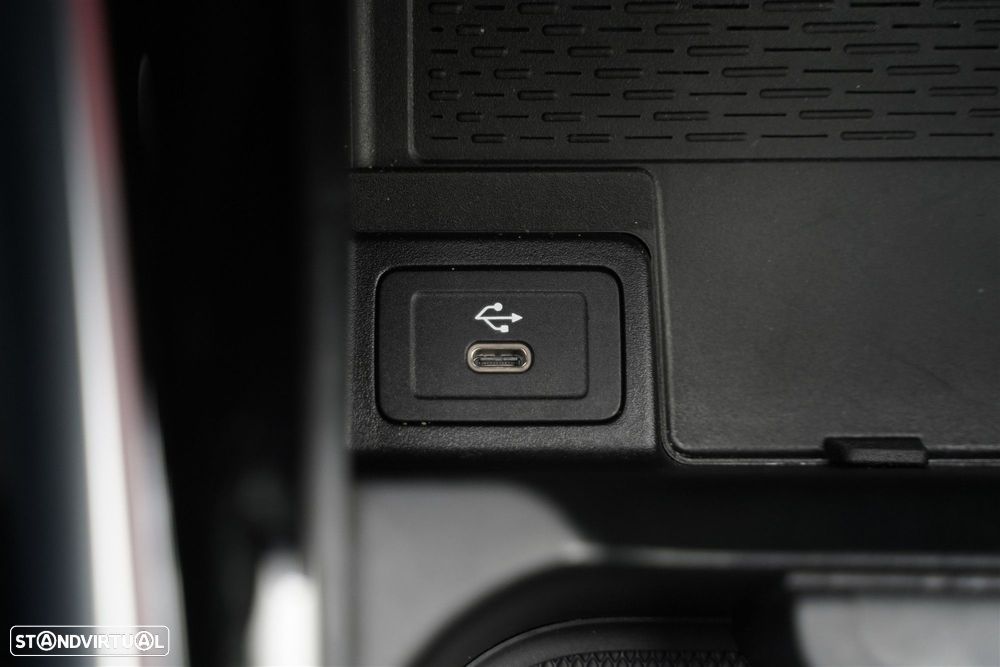 Mercedes-Benz GLA 180 d AMG Line - 27